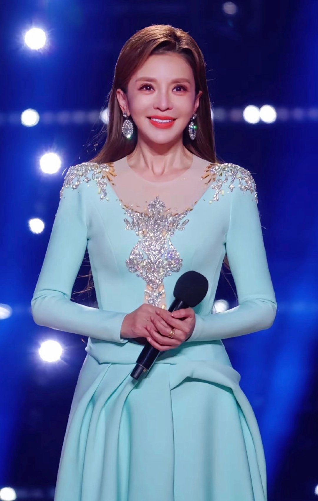 三年级优美句子短句，高情商夸赞一个人